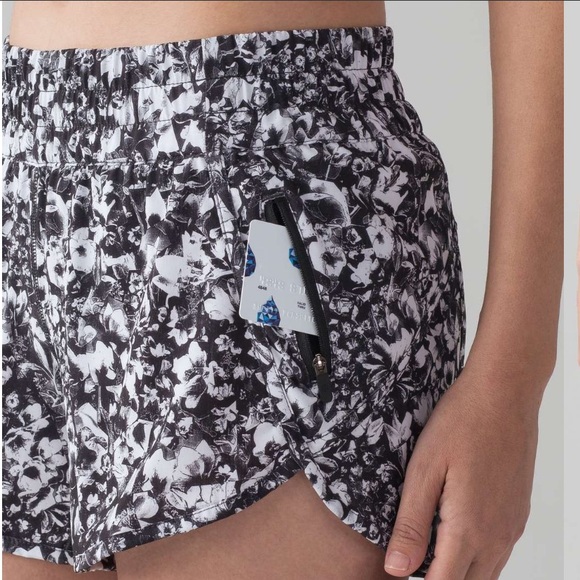 LIKE NEW! Lululemon Tracker Short V (4") - Picture 2 of 15